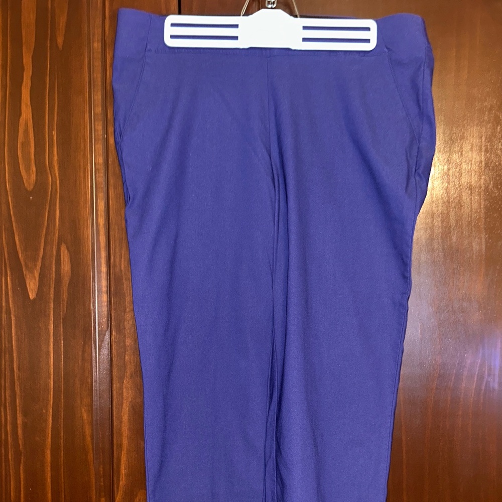 Women’s Simply Vera mid- to high-rise capri pull-on pants